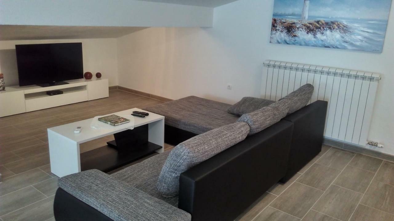 Appartamento Mali delfin Sveti Juraj Esterno foto