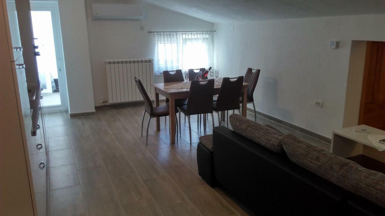 Appartamento Mali delfin Sveti Juraj Esterno foto