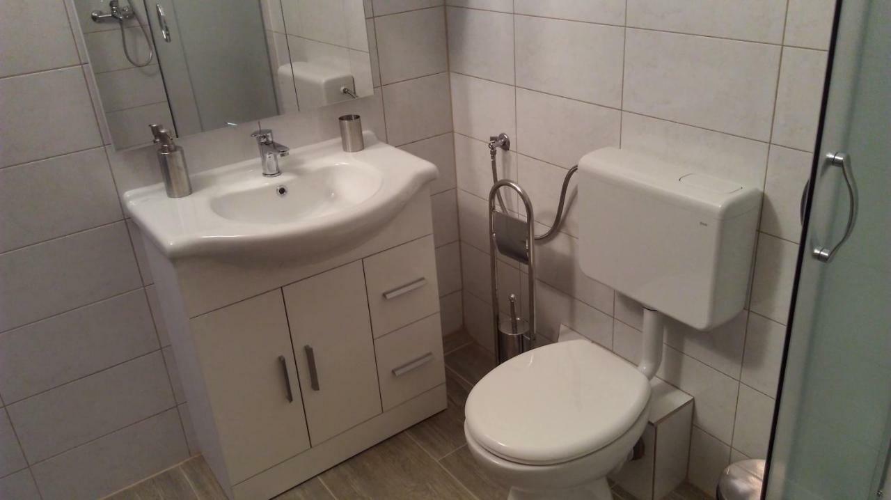 Appartamento Mali delfin Sveti Juraj Esterno foto